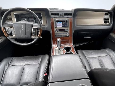 Used 2014 Lincoln Navigator 2WD image 16