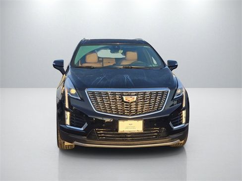 Used 2023 Cadillac XT5 Premium Luxury w/ Technology Package image 2