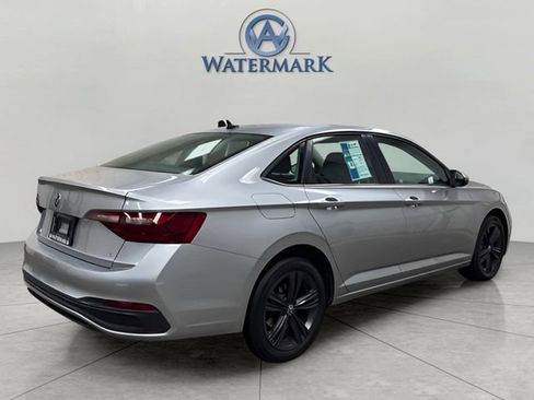 Used 2022 Volkswagen Jetta SE image 5