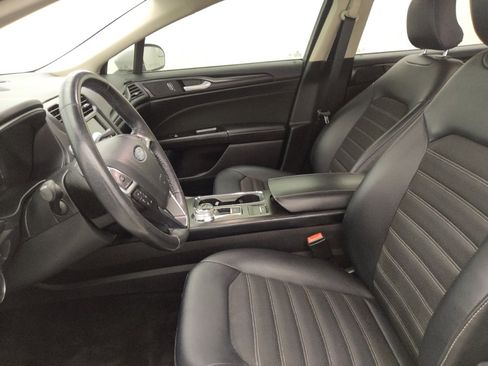 Used 2018 Ford Fusion SE w/ Equipment Group 201A image 17