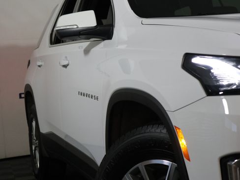 Used 2023 Chevrolet Traverse LT FWD image 3