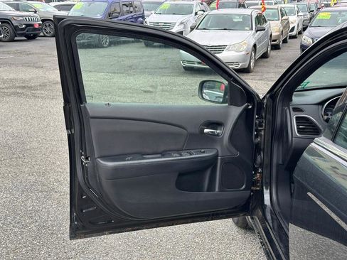 Used 2012 Chrysler 200 LX FWD image 9