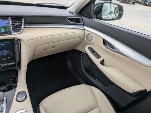 Used 2019 INFINITI QX50 Essential w/ Premium Heat Package image 13
