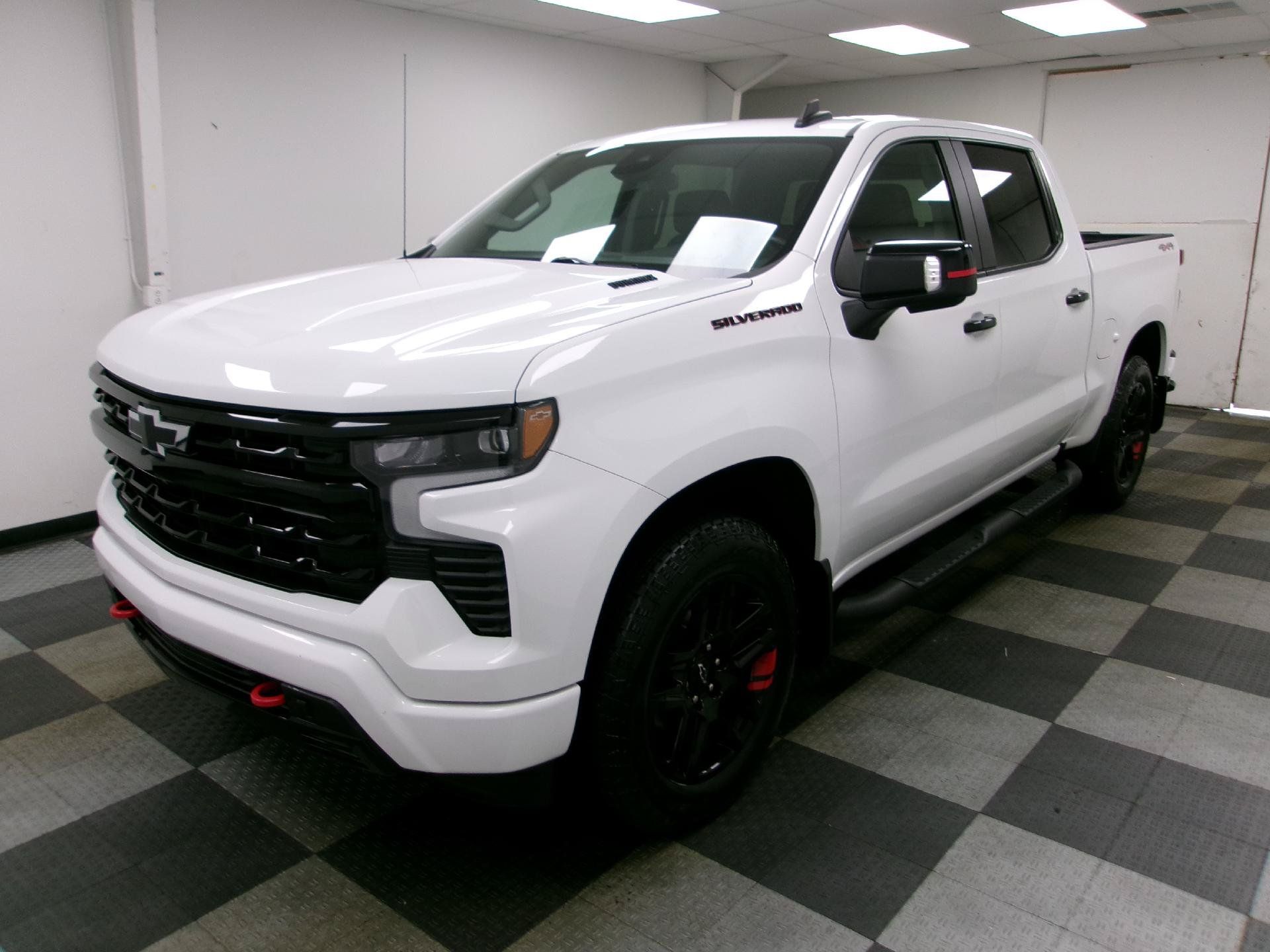 Used 2023 Chevrolet Silverado 1500 RST w/ Redline Edition AWD/4WD image 1
