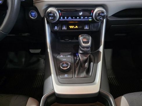 Used 2020 Toyota RAV4 XLE w/ Convenience Package image 21