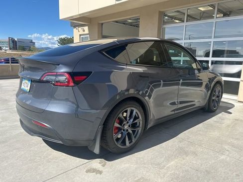 Used 2023 Tesla Model Y Performance image 3