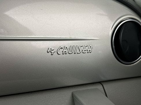 Used 2008 Chrysler PT Cruiser FWD image 19