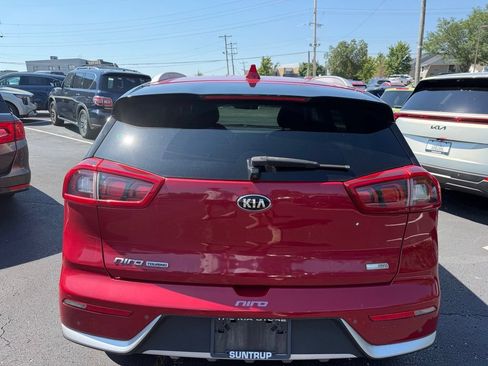 Used 2017 Kia Niro Touring FWD image 3