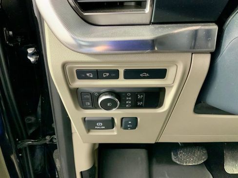 Used 2024 Ford F150 Platinum w/ Equipment Group 703A Plus image 7