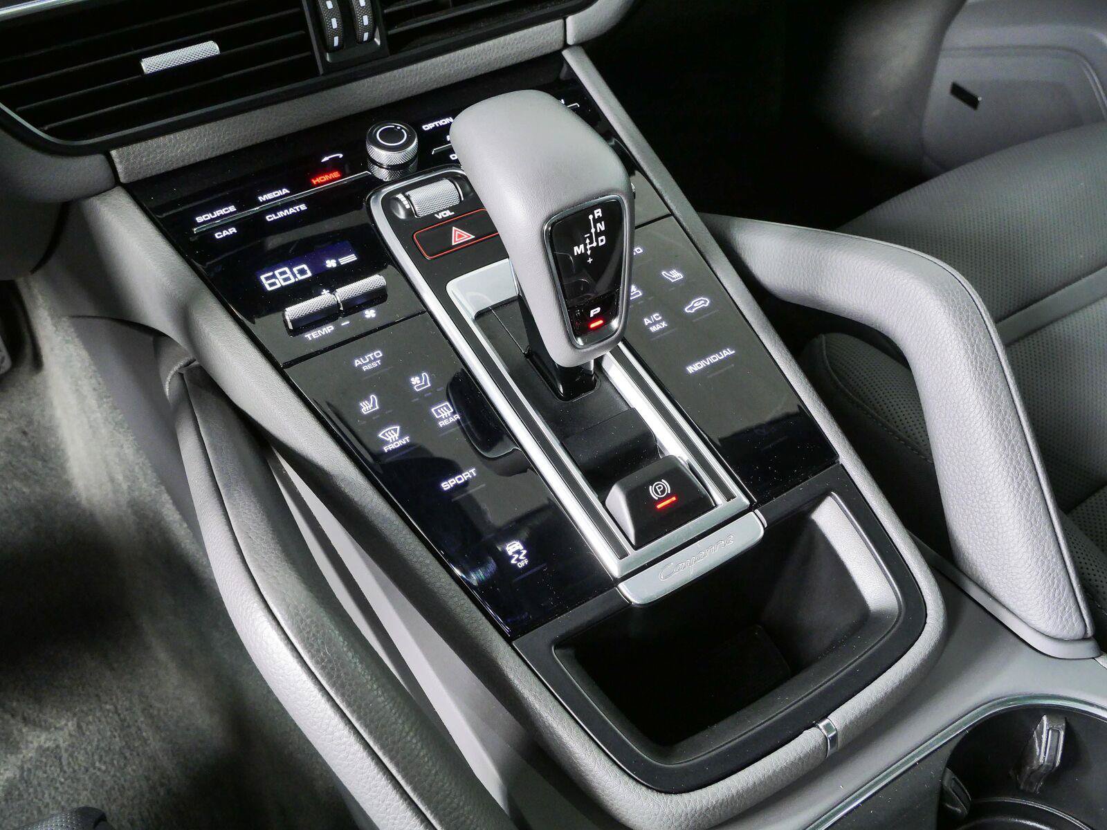 Certified 2023 Porsche Cayenne Platinum Edition AWD/4WD image 18