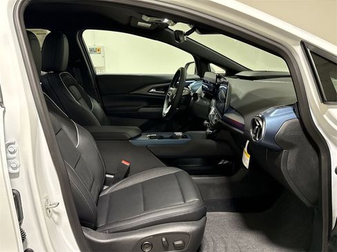 New 2026 Chevrolet Equinox EV LT w/ Convenience Package II image 22