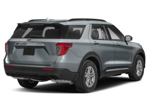 Used 2024 Ford Explorer XLT w/ Equipment Group 202A AWD/4WD image 2