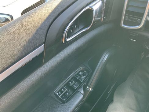Used 2012 Porsche Cayenne AWD/4WD image 22