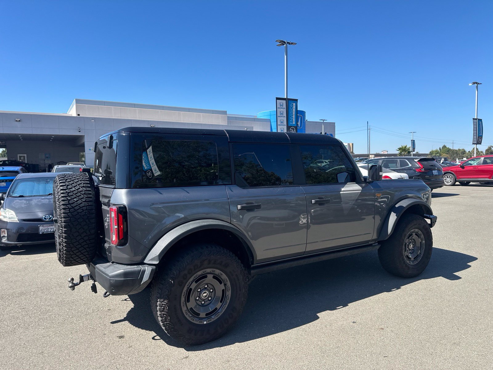 Used 2024 Ford Bronco Badlands AWD/4WD image 3