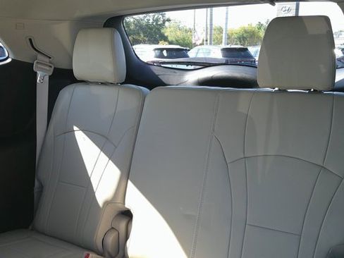 Used 2019 Buick Enclave Premium image 8