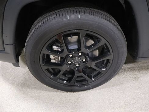 New 2026 Jeep Compass Latitude AWD/4WD image 9