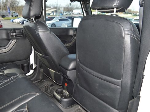 Used 2017 Jeep Wrangler Unlimited Sport AWD/4WD image 24