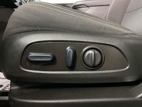 Used 2023 GMC Terrain SLE w/ Driver Convenience Package image 12