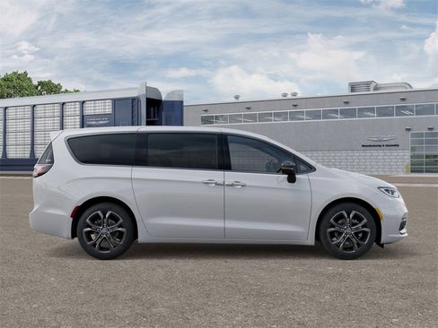 New 2026 Chrysler Pacifica Select image 21