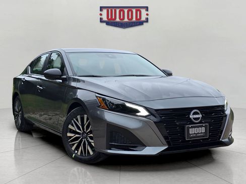New 2026 Nissan Altima 2.5 SV FWD image 1