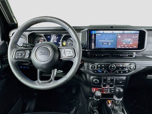 Used 2024 Jeep Wrangler Unlimited Rubicon 4xe AWD/4WD image 15