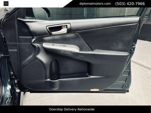 Used 2013 Toyota Camry SE FWD image 25