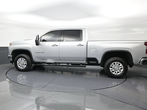 Used 2021 Chevrolet Silverado 2500 LTZ AWD/4WD image 2