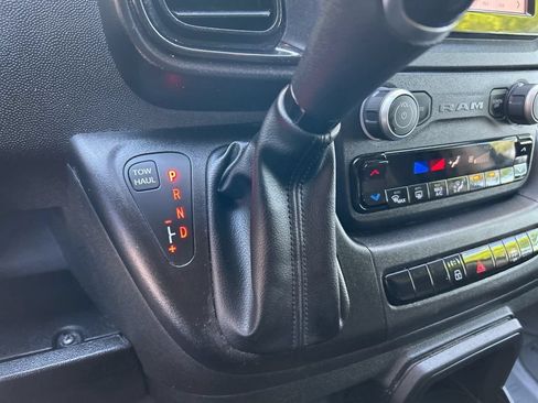 Used 2025 RAM ProMaster 2500 w/ Convenience Group FWD image 9