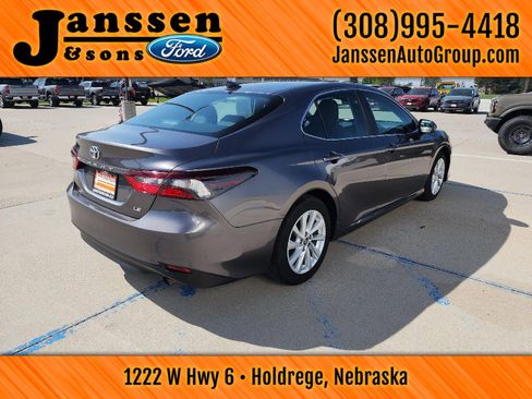 Used 2023 Toyota Camry LE image 6