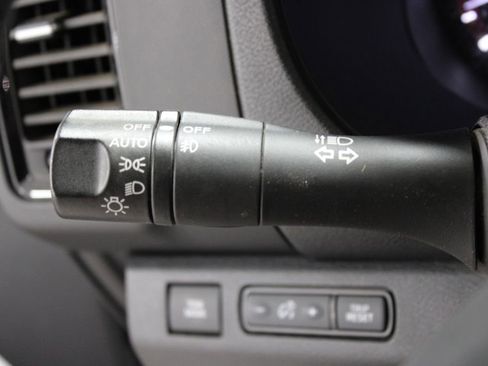 Used 2023 Nissan Frontier PRO-4X w/ Pro-4X Premium Package image 39