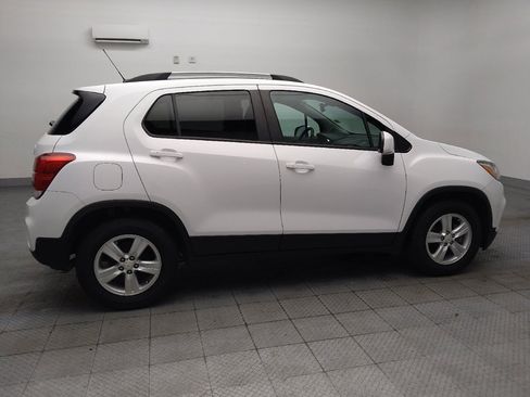 Used 2021 Chevrolet Trax LT FWD image 10
