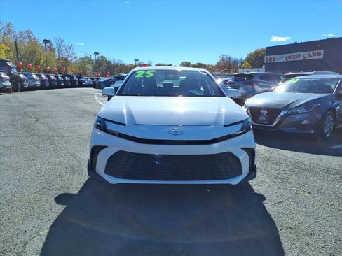 Certified 2025 Toyota Camry SE image 2