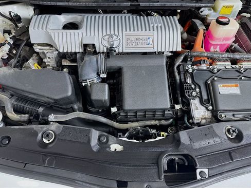 Used 2015 Toyota Prius Prime Plug-In Hybrid image 37