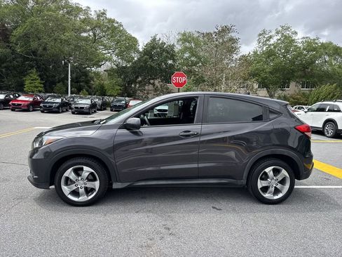 Used 2017 Honda HR-V LX image 11