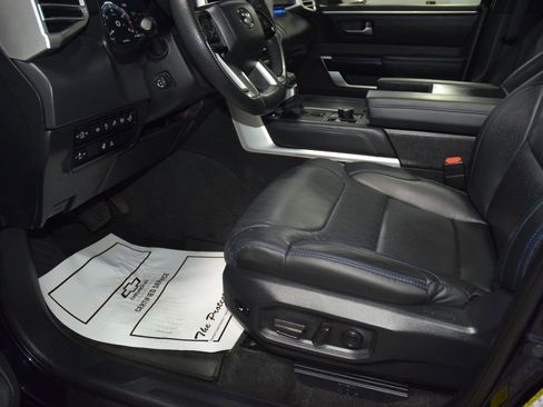 Used 2024 Toyota Tundra Platinum AWD/4WD image 33