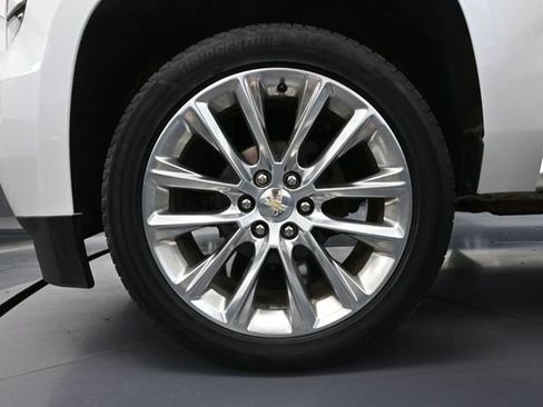 Used 2019 Chevrolet Suburban Premier w/ Premier Plus Edition AWD/4WD image 18