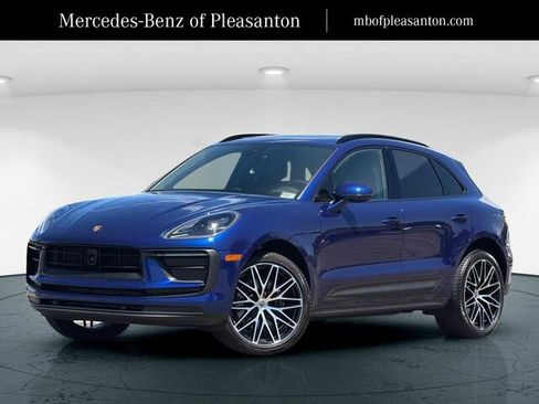 Used 2023 Porsche Macan AWD/4WD image 1