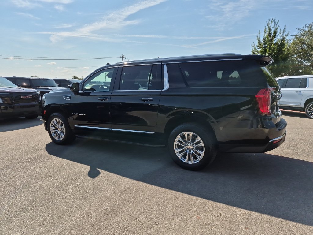 Used 2023 GMC Yukon XL SLT w/ Max Trailering Package AWD/4WD image 6