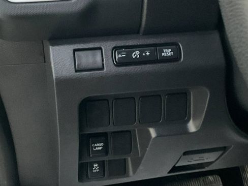 Used 2024 Nissan Frontier SV RWD image 25