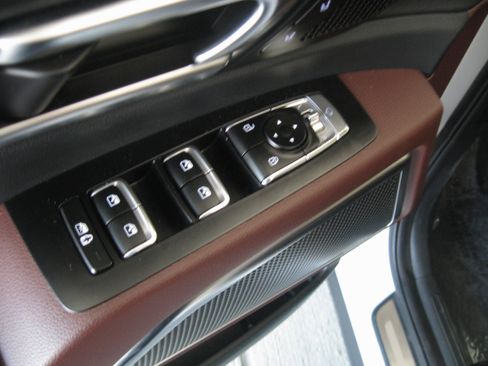 Used 2024 Kia Telluride SX Prestige image 11