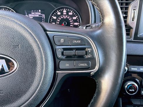 Used 2018 Kia Sportage EX image 11
