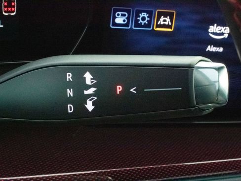 Certified 2024 Chevrolet Traverse RS image 18