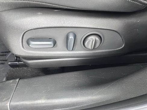 Used 2023 Buick Encore GX Select image 11