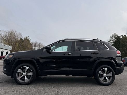 Used 2019 Jeep Cherokee Limited w/ Technology Group image 2