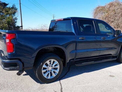 Used 2021 Chevrolet Silverado 1500 Custom image 3