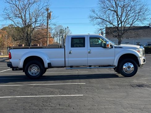 Used 2015 Ford F450 Lariat w/ Lariat Interior Package image 5