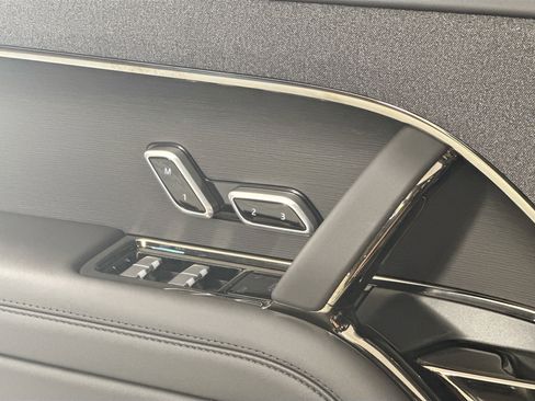 Used 2025 Land Rover Range Rover Sport Dynamic SE image 17