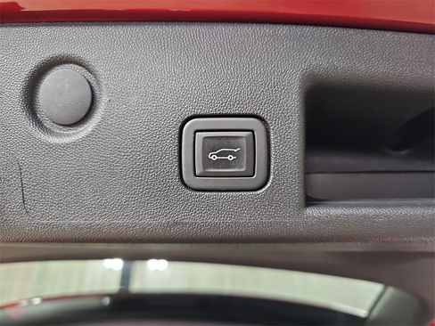 Certified 2023 Chevrolet Equinox RS w/ RS Leather Package image 17