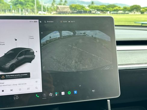 Used 2021 Tesla Model Y Long Range AWD/4WD image 17