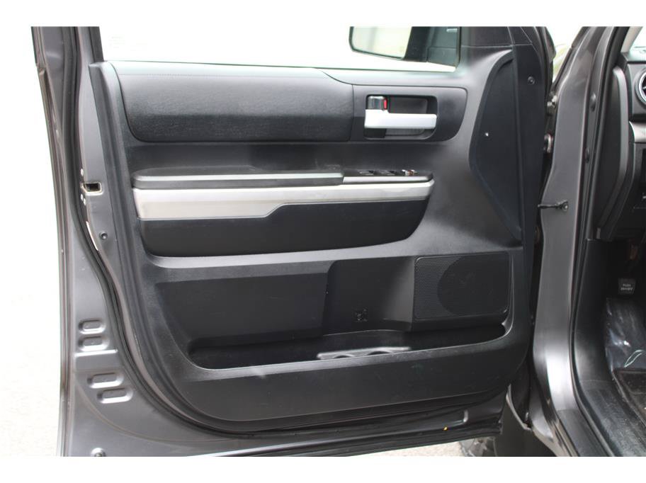 Used 2014 Toyota Tundra SR5 w/ SR5 Upgrade Package AWD/4WD image 6